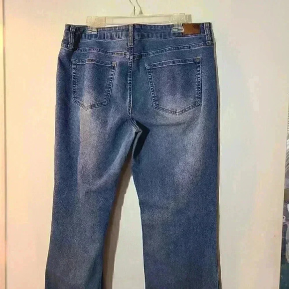 Blue Star Bootcut Medium Wash Jeans 16 EUC - Picture 3 of 6